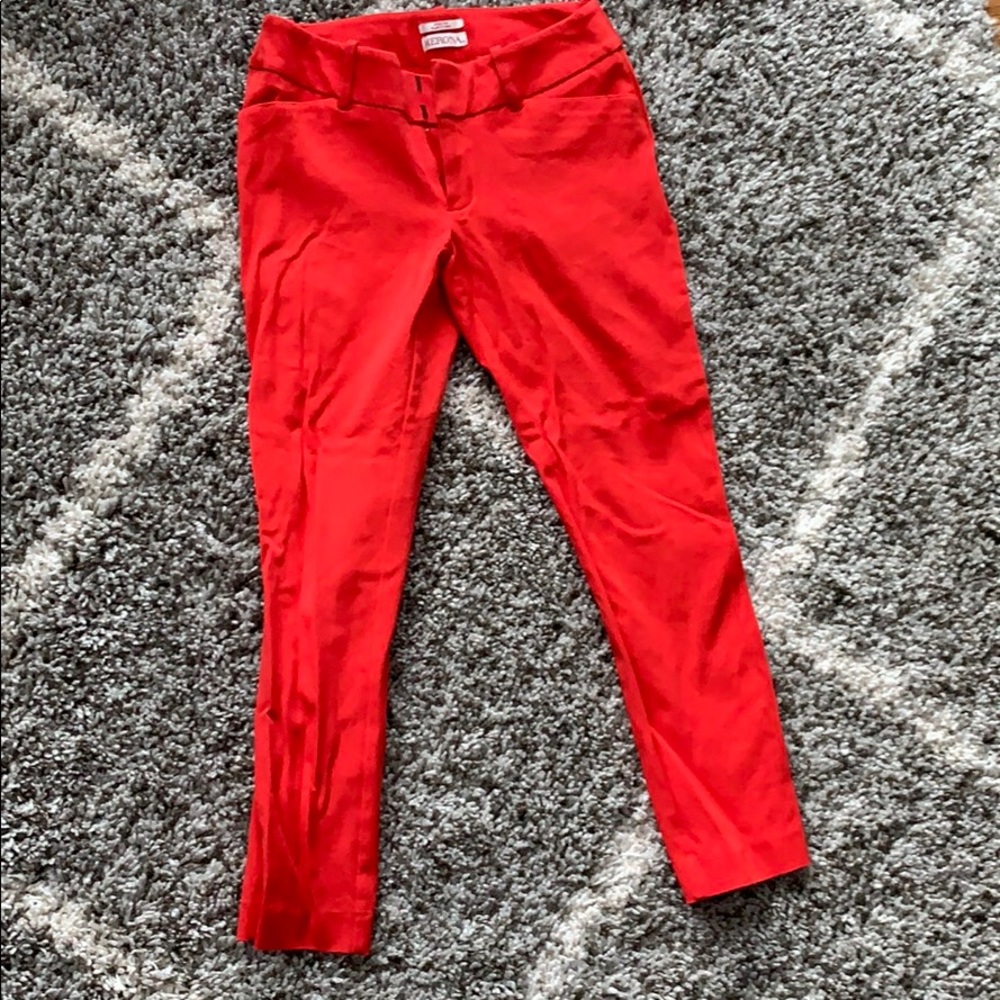 5/25 💜 Red capris